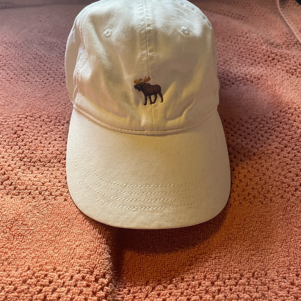 Cream Baseball Cap with Moose Embroidery